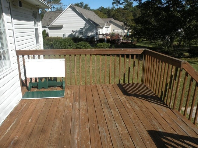 Building Photo - Great home in a desirable neighborhood!