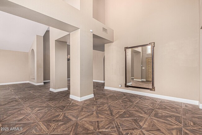 Building Photo - 9665 E Cochise Dr