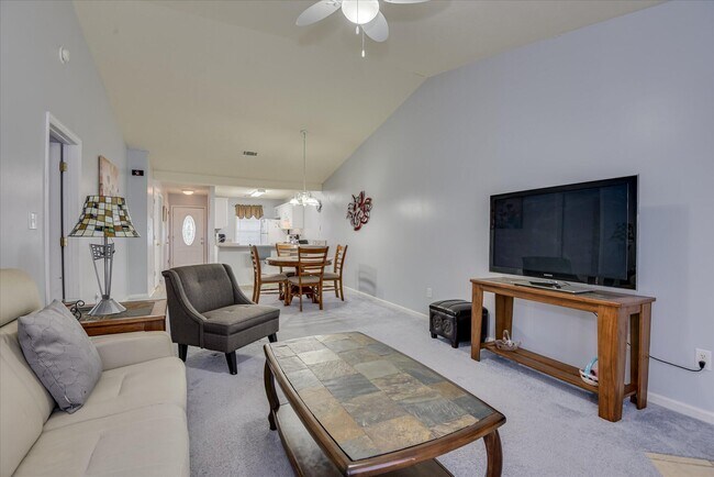 Building Photo - 121 Mel Ville