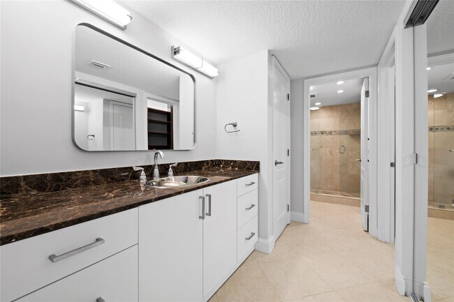 Building Photo - 3500 Galt Ocean Dr