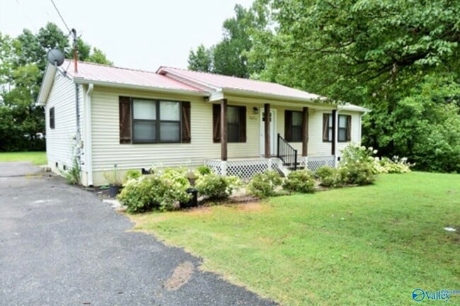 Building Photo - 2020 Ridge Crest Dr