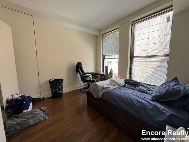 Building Photo - 8 Winter St