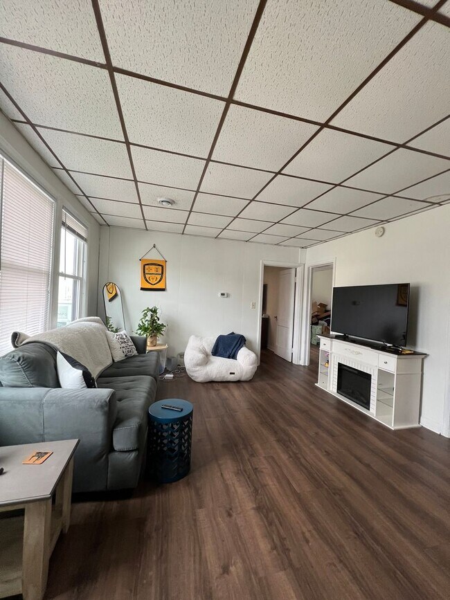 Building Photo - 1511 Oregon St