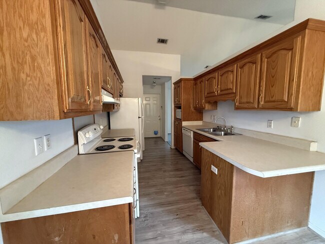 Building Photo - 2678 Hidden Estates Cir