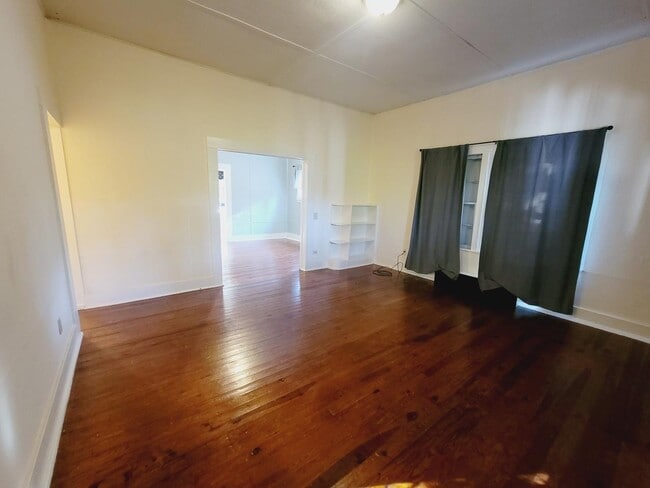 Building Photo - 2803 Goodview Ln