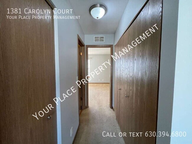 Building Photo - 1381 Carolyn Ct