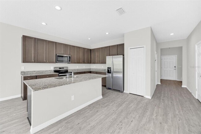 Building Photo - 6321 Tillandsia Pl