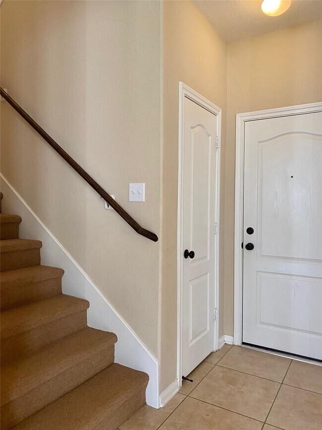 Building Photo - 15 Sagamore Ridge Pl