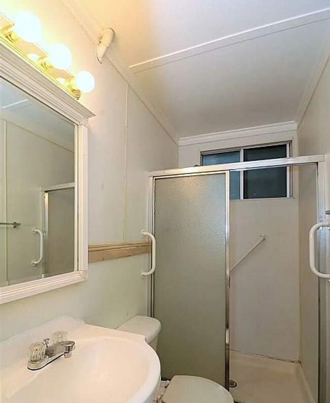 Building Photo - 1 BED/1 BATH IN REDDING