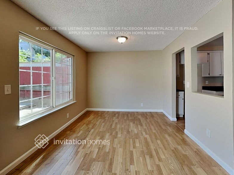 Building Photo - 2165 Cedarbrook Dr