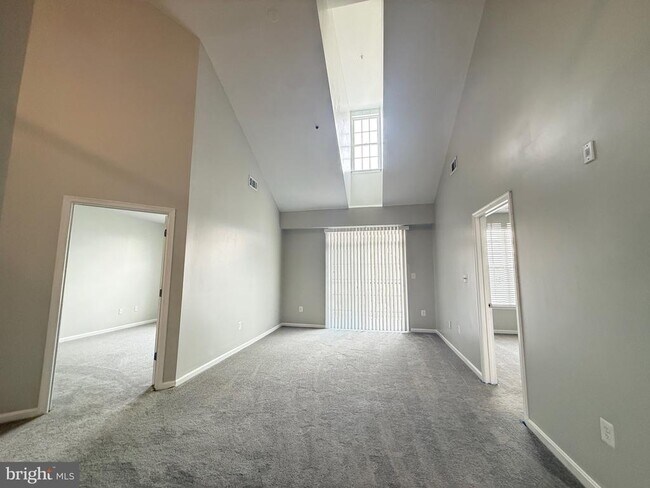 Building Photo - 21228 McFadden Square