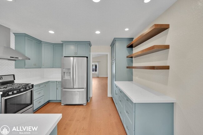 Building Photo - Gated Cimarron 3 Bed/ 2 Bath Home with Garage & Community Amenities