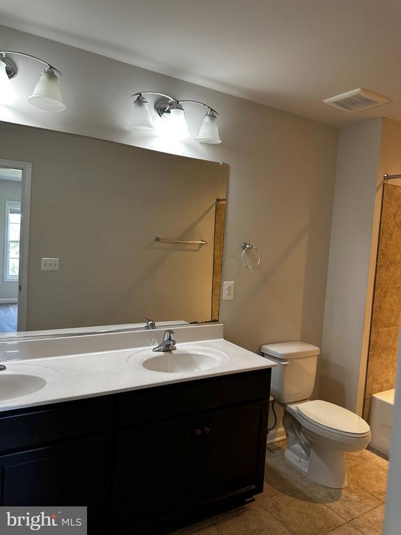 Building Photo - 4203 Flanders Ct