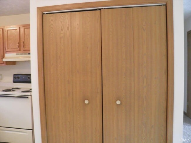 Building Photo - 5217 Raubs Ln