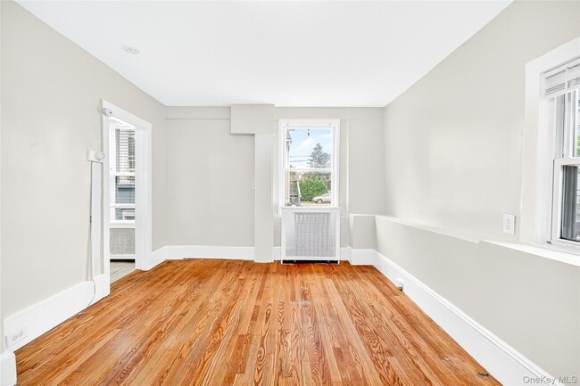 Building Photo - 41 Saratoga Ave