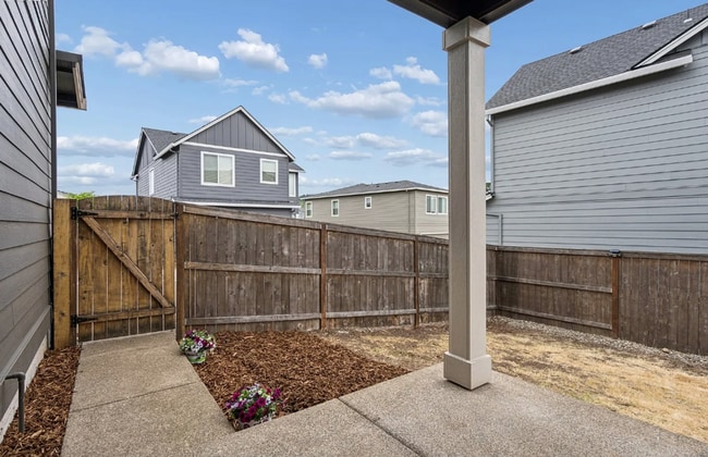 Building Photo - 12101 SE Punch Bowl Fls Ct
