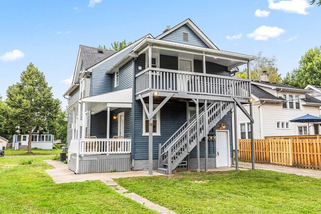 Building Photo - 295 Euclid St