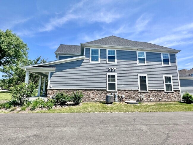 Building Photo - 371 Didier Ct