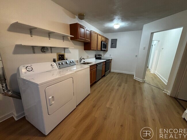 Building Photo - 675 Washington St