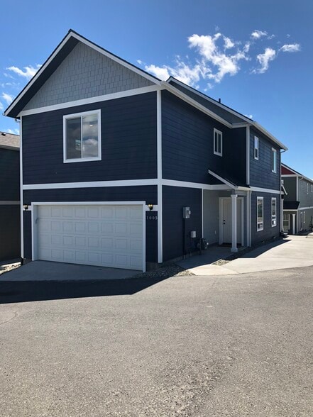 Building Photo - 1005 Clockworks Ln