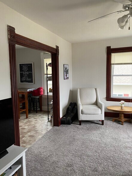 Building Photo - 10988 Ridge St