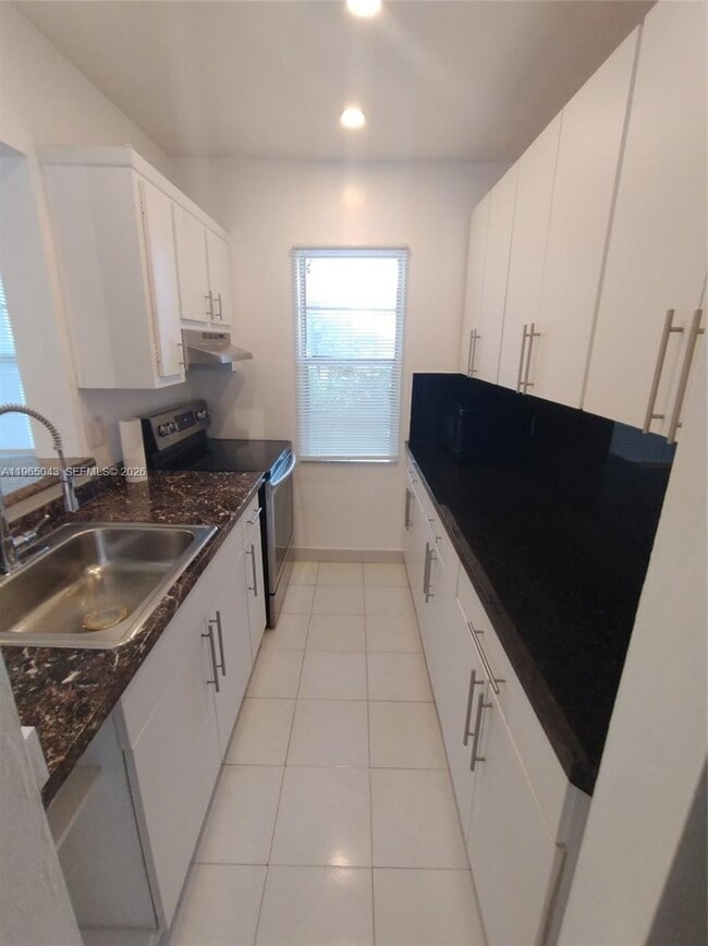 Building Photo - 2225 Polk St