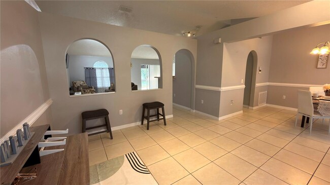 Building Photo - 627 Fisher Ct