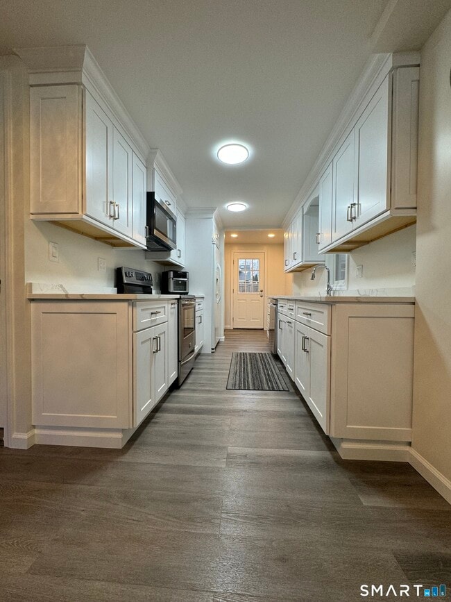 Building Photo - 19 Benham Ave