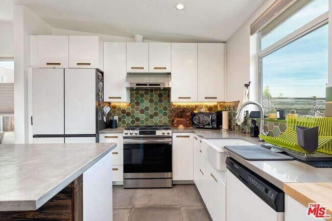 Building Photo - 3121 Verdugo Pl