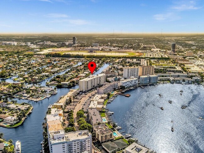 Building Photo - 401 Golden Isles Dr