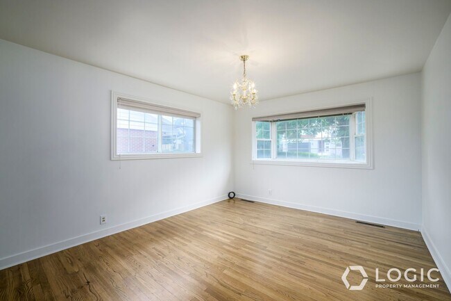 Building Photo - 4220 S Fortuna Way