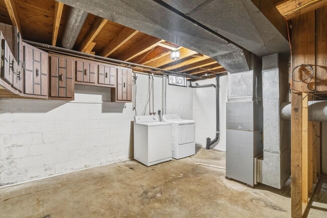 Building Photo - 195 Nottingham Ct