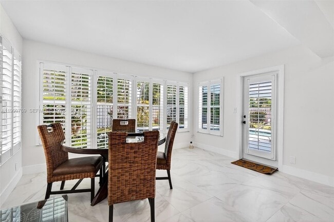 Building Photo - 4010 NE 22nd Ave