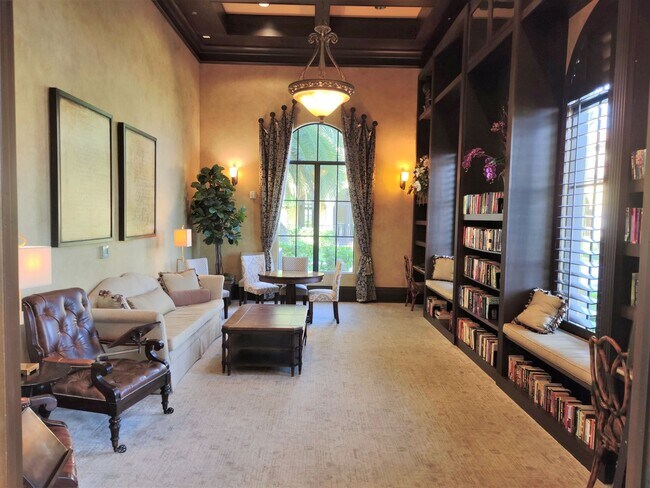 Building Photo - Seasonal Short-Term 3 Bedroom 2.5 Bathroom Townhouse located in Gran Paradiso!