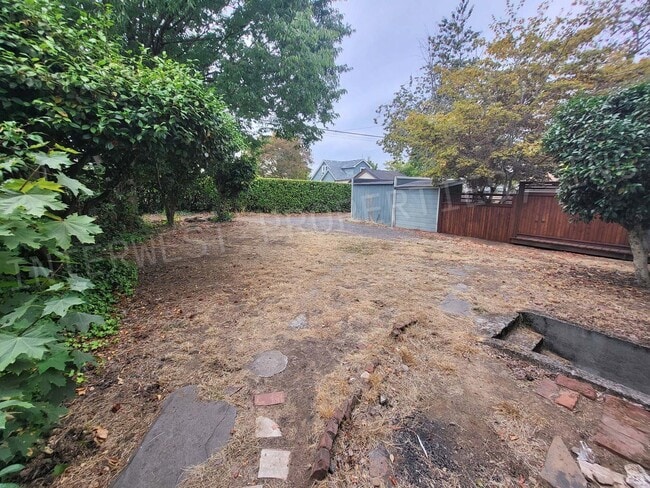 Building Photo - *1/2 OFF 1ST MONTH'S RENT PROMO* 2 Bedroom...