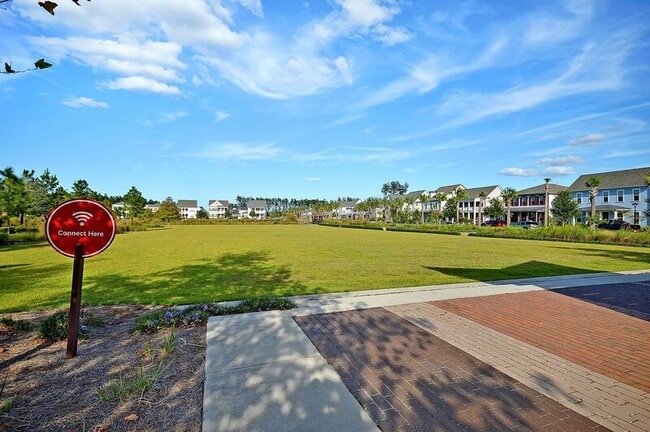 Building Photo - 146 Winding Branch Dr