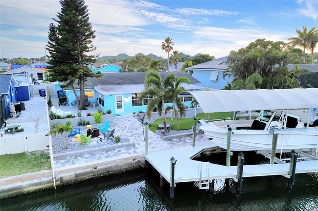 Building Photo - 1015 Spindle Palm Way