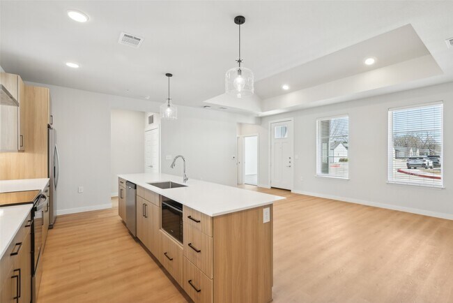 Building Photo - 3651 S Custer Rd