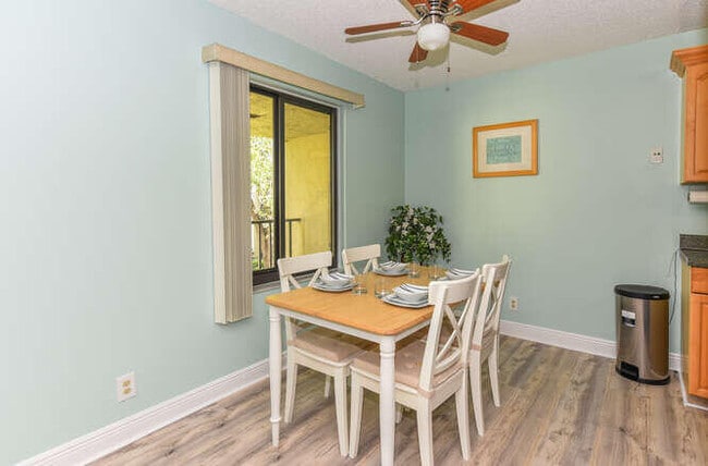 Building Photo - 150 Pineview Rd