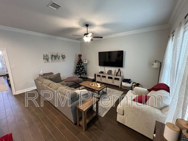 Building Photo - 14401 Sterling Oaks Dr