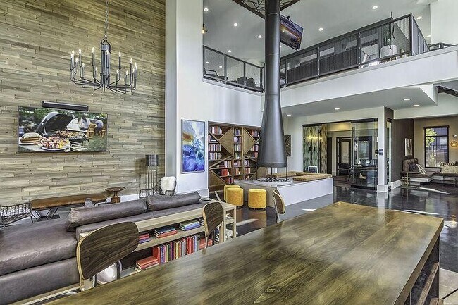 Building Photo - 106 Locomotive Ln