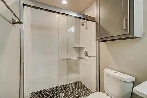 Building Photo - 616 Abadan Dr