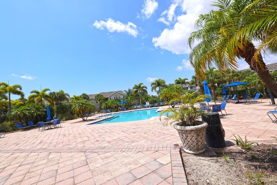 Building Photo - 8933 Manor Loop