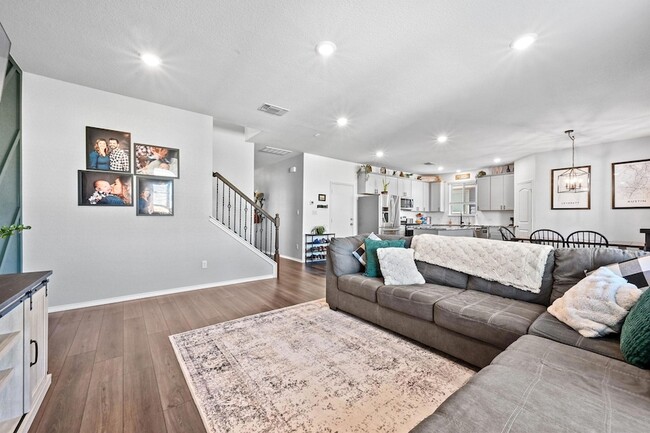 Building Photo - 317 Black Alder St