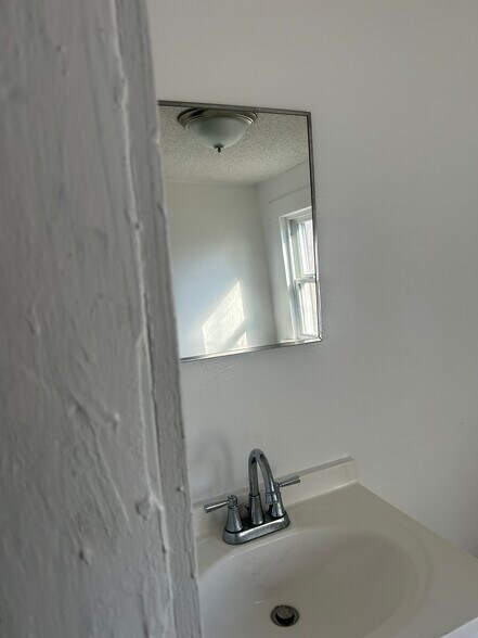 #2 - 1011 S Willett St
