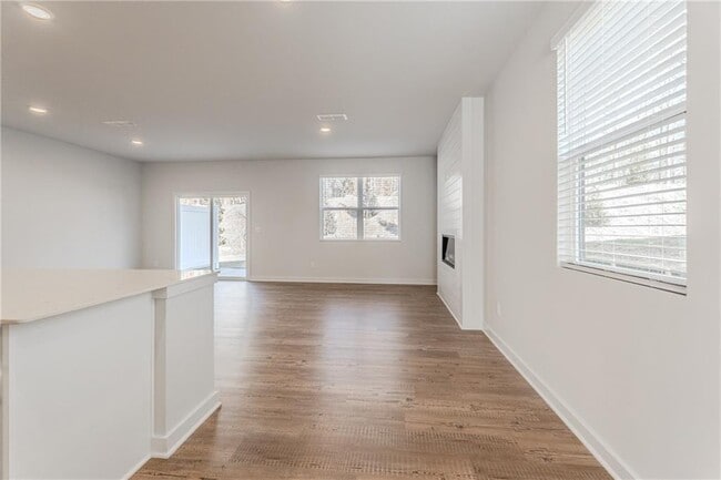 Building Photo - 7325 Mulberry St