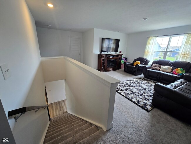 Building Photo - 5128 Summerton St