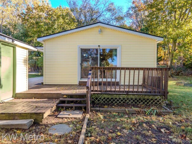 Building Photo - 2416 Shawood Dr