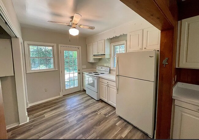 Building Photo - 803 S St Claire Dr
