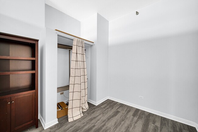 Building Photo - 1600 S Indiana Ave